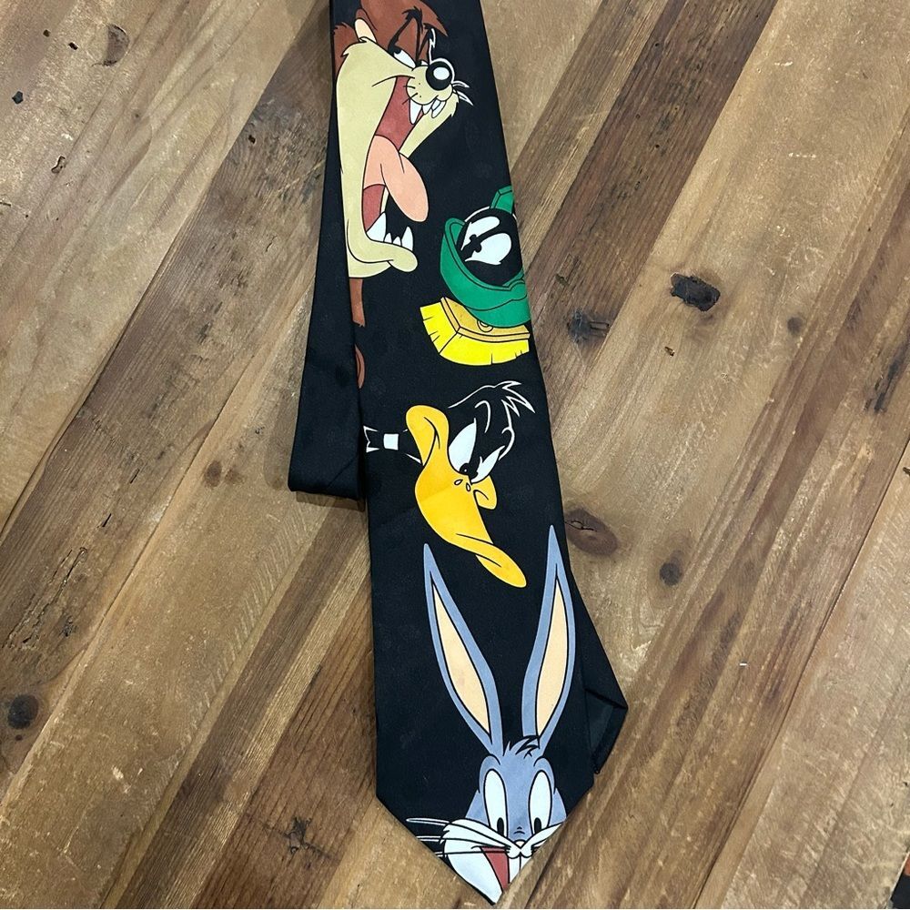 Vtg 1996 Looney Tunes Neck Tie Bugs Bunny Donald Duck Taz Polyester Classic Tie